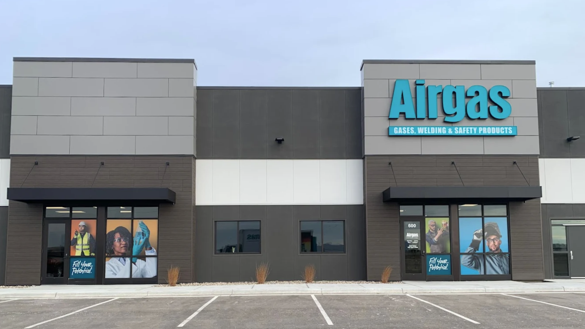 Exterior view of the Airgas facility in Mankato, constructed by Rice Companies.