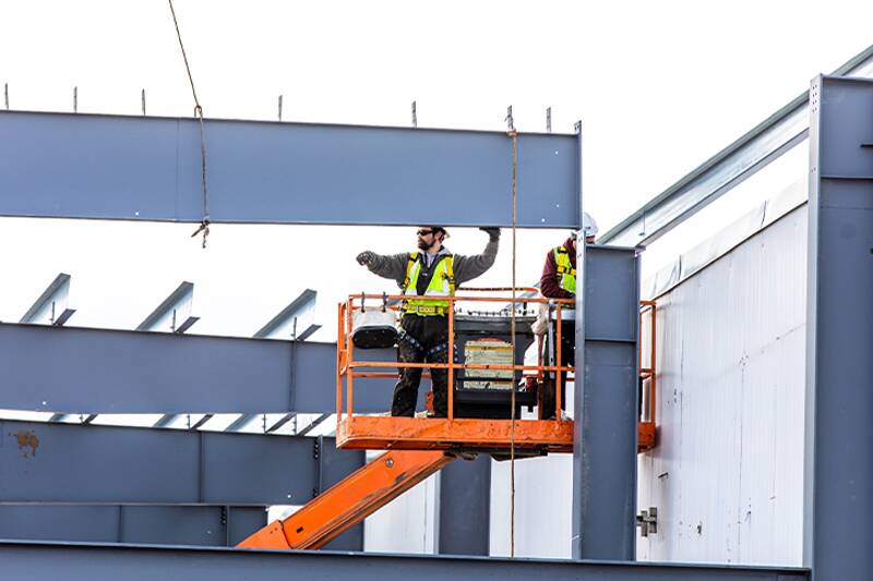 Placing beams in a foundation